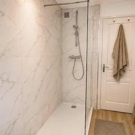Apartment Oparadi 